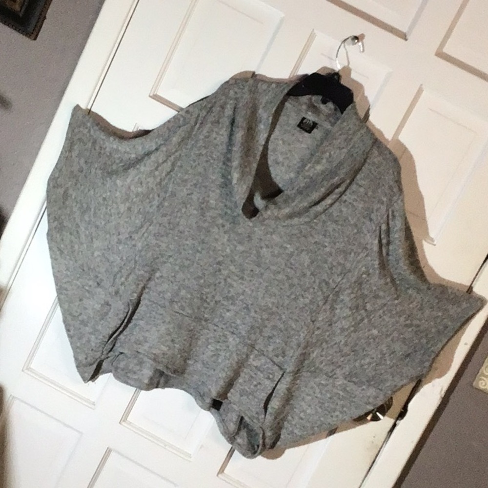 Bobeau L Gray Poncho Sweater